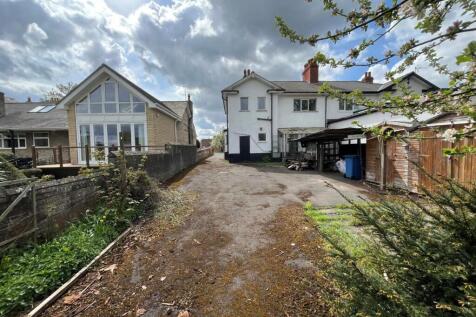 Rear view of property.jpg