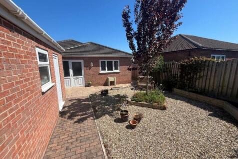 Front garden.jpg