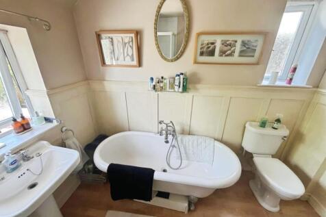 dda4aa87-Bathroom.jpg