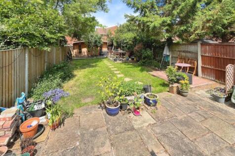 4397e479-Rear 20garden 201.jpg