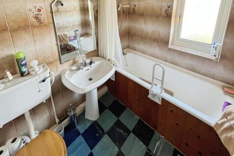 3bc348cf-Bathroom.jpg