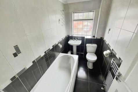 13228811-Bathroom.jpg