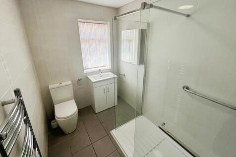 pbox-bathroom-321554.jpg