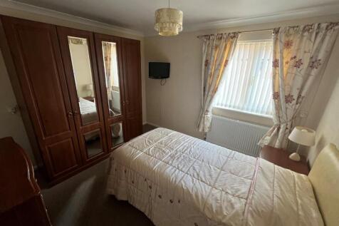 Bedroom One.jpg