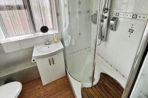 pbox-bathroom-326536.jpg