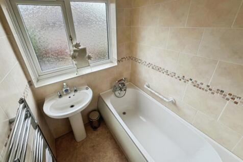 pbox-bathroom-333062.jpg