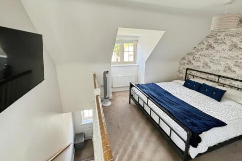 pbox-bedroom-335893.jpg