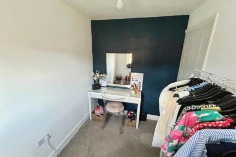 pbox-bedroom-335893.jpg