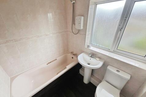 pbox-bathroom-339795.jpg