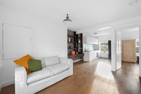 Living Room/Kitchen 