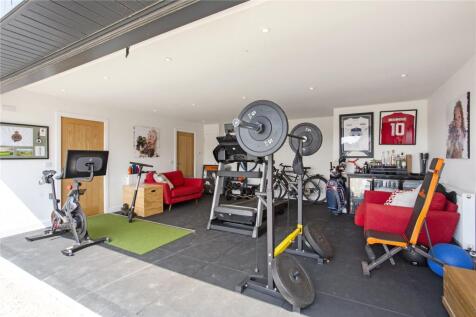 Gym/Garage