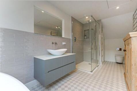 Main En Suite