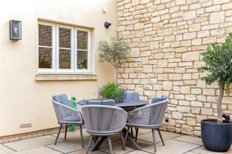 Outdoor Eating