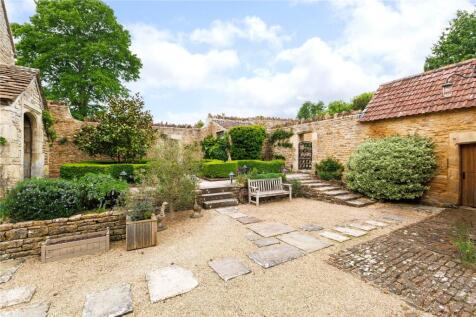 Rear Courtyard