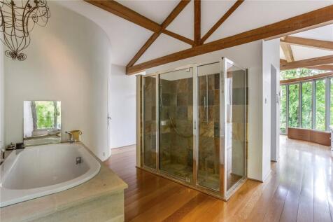 En Suite Bathroom