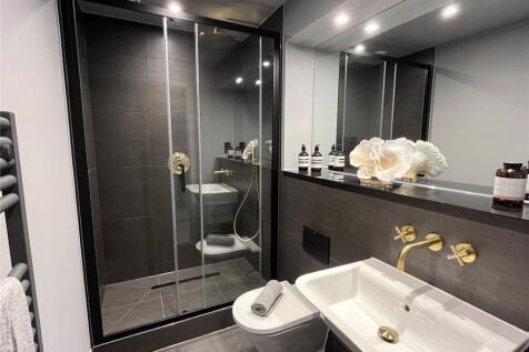 Show Apartment