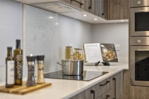 5202 Show Apartment