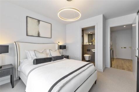 5202 Show Apartment