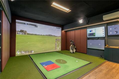 Golf Simulating Room