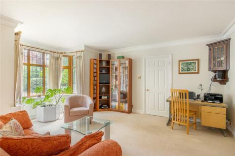 Sitting Room/Bedroom