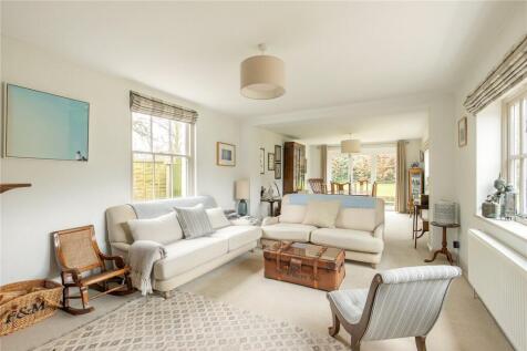 Sitting/Dining Room