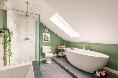 En Suite Bathroom