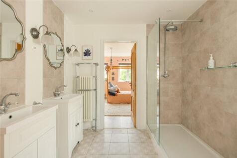 Jack &amp; Jill Bathroom