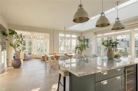 Kitchen/Dining
