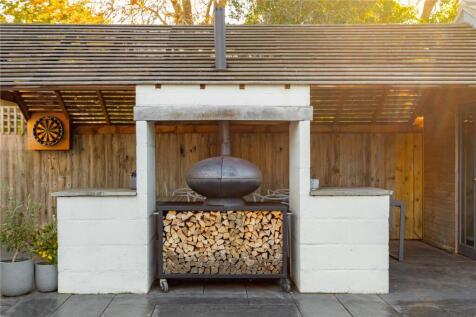 Outdoor Dining Area
