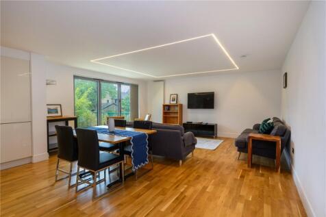 Sitting/Dining Room