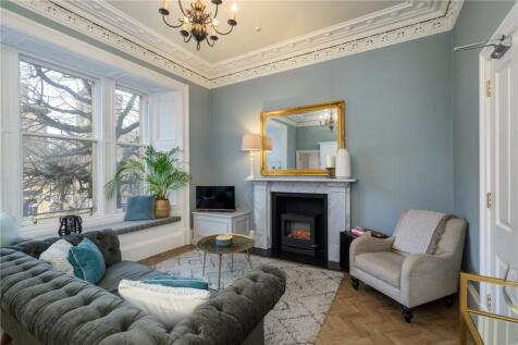 Living Room/Kitchen