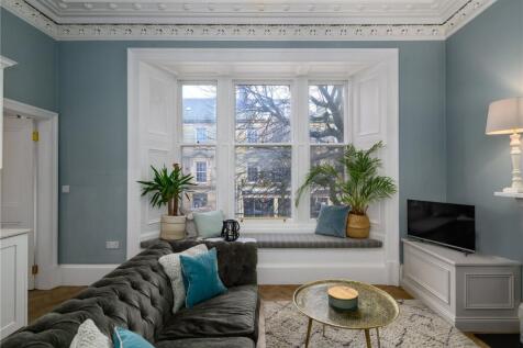 Living Room/Kitchen