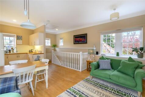 Living Room/Kitchen