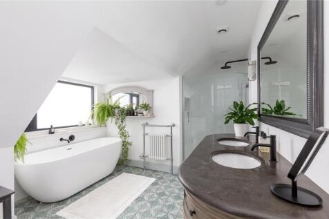 En Suite Bathroom