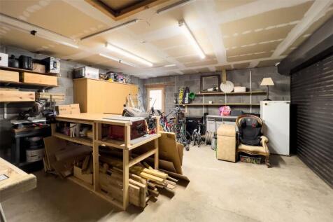 Garage / Workshop