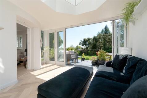 Garden / Dining Room