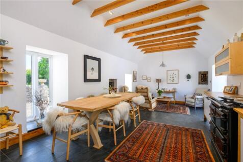 Kitchen / Dining