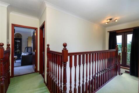 Landing &amp; Balcony