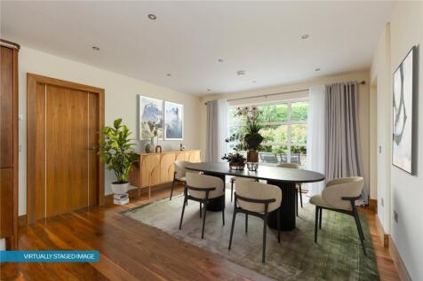 Kitchen/ Dining Room