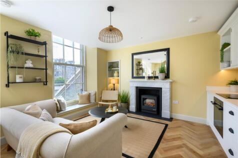 Sitting Room/Kitchen