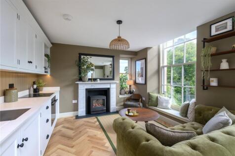 Sitting Room/Kitchen