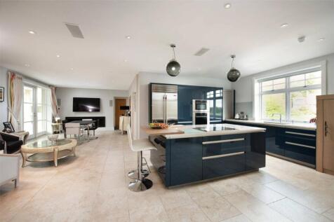 Kitchen / Dining