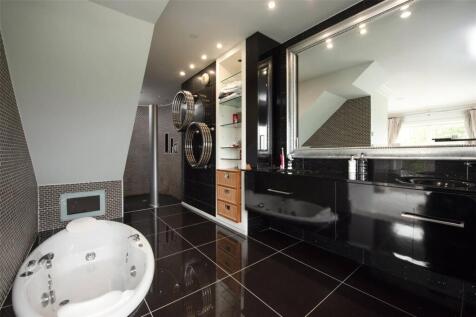 En Suite Bathroom