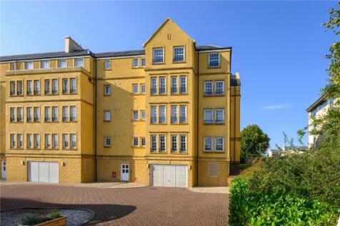 17 Adamson Court