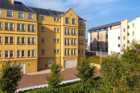 17 Adamson Court