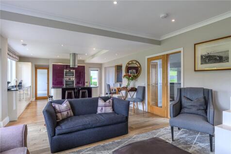 Living Room/Kitchen