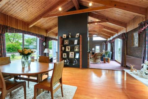 Sitting/Dining Room