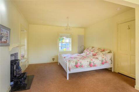 Living Room/Bedroom