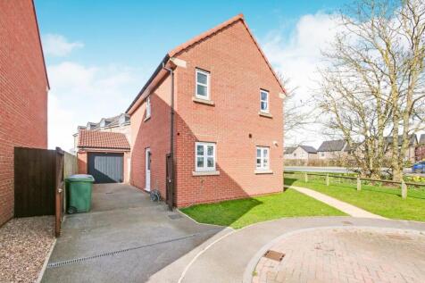 Side View/Driveway