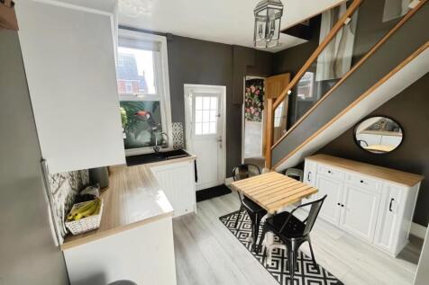 225592df-kitchen 203.jpg